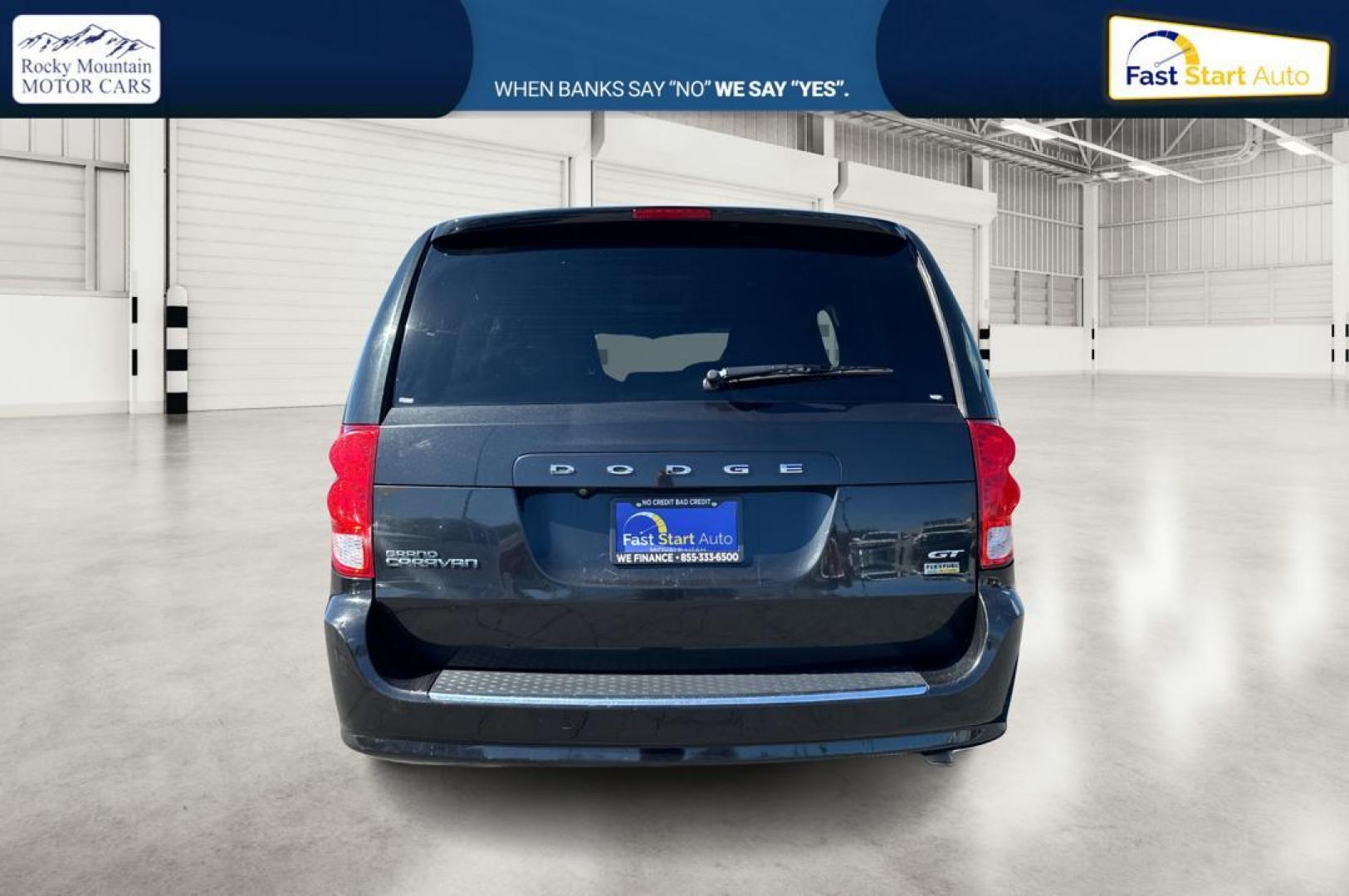 2018 Black Dodge Grand Caravan GT (2C4RDGEGXJR) with an 3.6L V6 DOHC 24V engine, 6A transmission, located at 7755 State Street, Midvale, UT, 84047, (801) 753-9063, 40.610329, -111.890656 - Photo#4