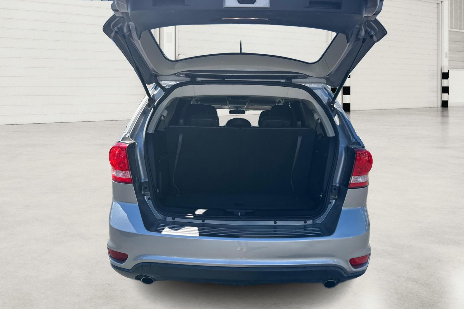 2018 Silver Dodge Journey GT (3C4PDCEG7JT) with an 3.6L V6 DOHC 24V engine, 6A transmission, located at 7755 State Street, Midvale, UT, 84047, (801) 753-9063, 40.610329, -111.890656 - Photo#10