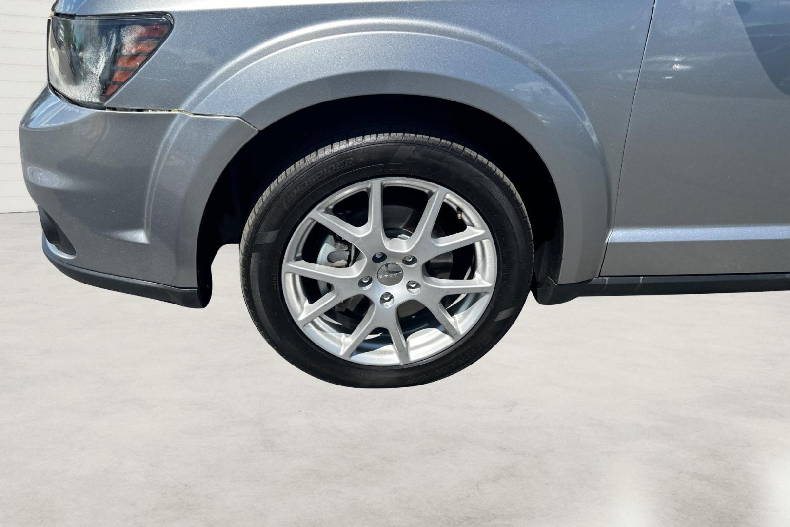 2018 Silver Dodge Journey GT (3C4PDCEG7JT) with an 3.6L V6 DOHC 24V engine, 6A transmission, located at 7755 State Street, Midvale, UT, 84047, (801) 753-9063, 40.610329, -111.890656 - Photo#9