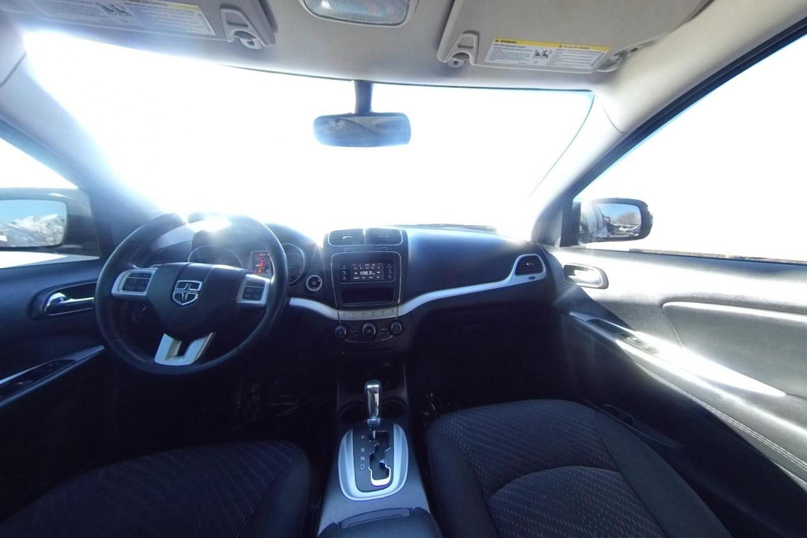 2018 White Dodge Journey SXT (3C4PDCBG9JT) with an 3.6L V6 DOHC 24V engine, 4A transmission, located at 7755 State Street, Midvale, UT, 84047, (801) 753-9063, 40.610329, -111.890656 - Photo#16