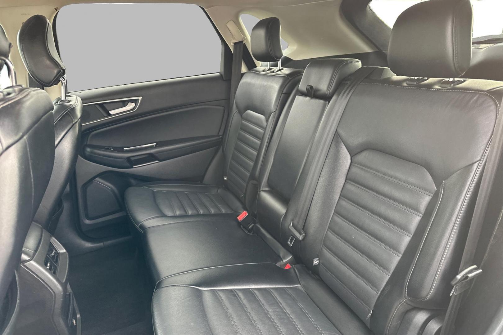 2018 White Ford Edge SEL FWD (2FMPK3J96JB) with an 2.0L L4 DOHC 16V engine, 6A transmission, located at 7755 State Street, Midvale, UT, 84047, (801) 753-9063, 40.610329, -111.890656 - Photo#15