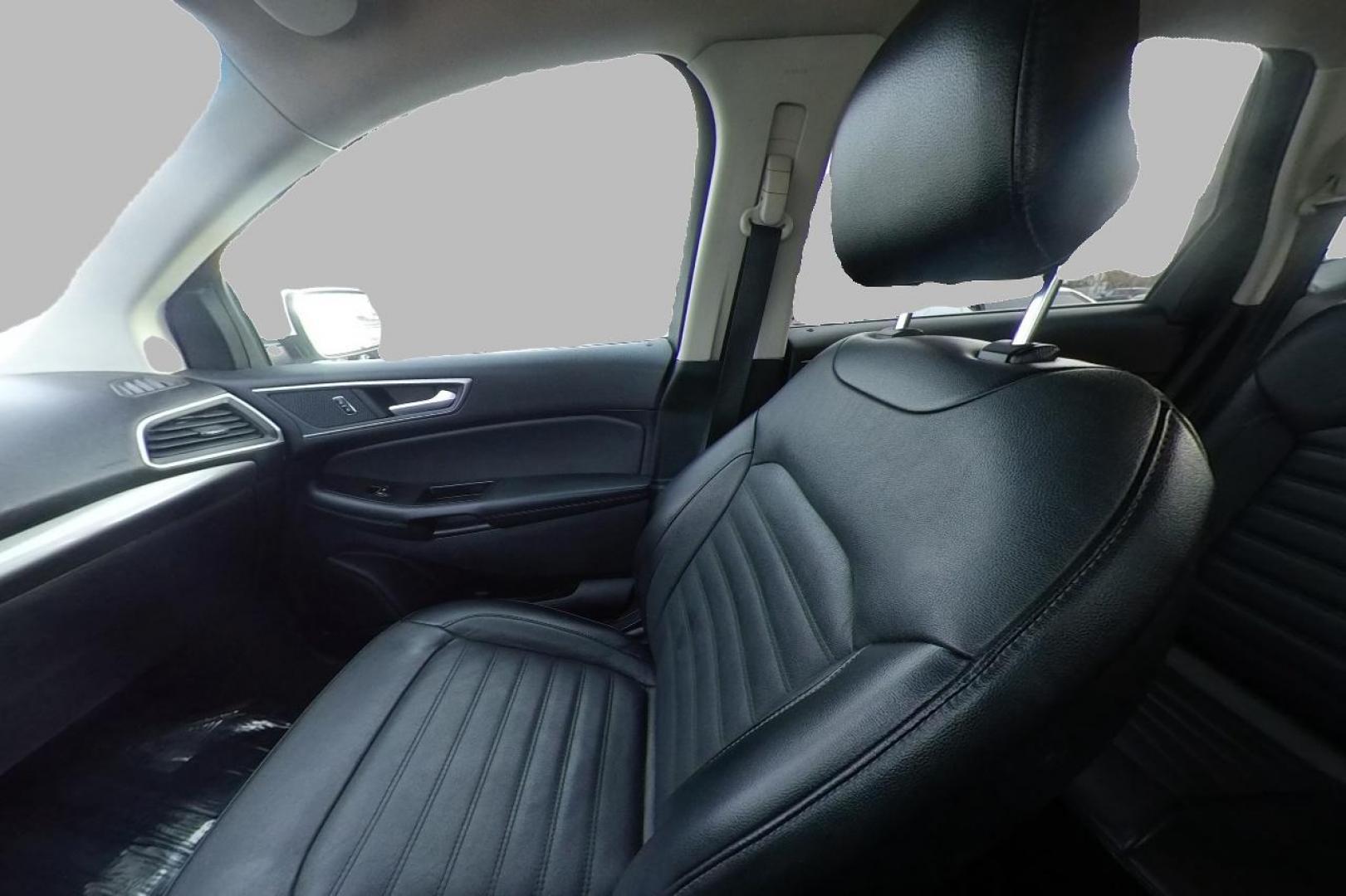 2018 White Ford Edge SEL FWD (2FMPK3J96JB) with an 2.0L L4 DOHC 16V engine, 6A transmission, located at 7755 State Street, Midvale, UT, 84047, (801) 753-9063, 40.610329, -111.890656 - Photo#17
