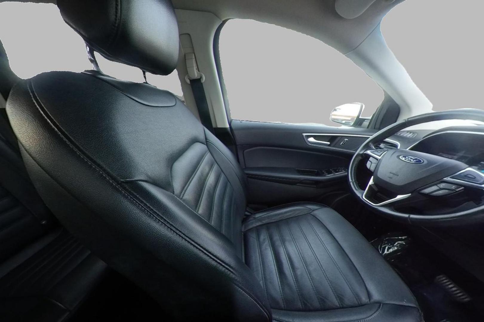 2018 White Ford Edge SEL FWD (2FMPK3J96JB) with an 2.0L L4 DOHC 16V engine, 6A transmission, located at 7755 State Street, Midvale, UT, 84047, (801) 753-9063, 40.610329, -111.890656 - Photo#19