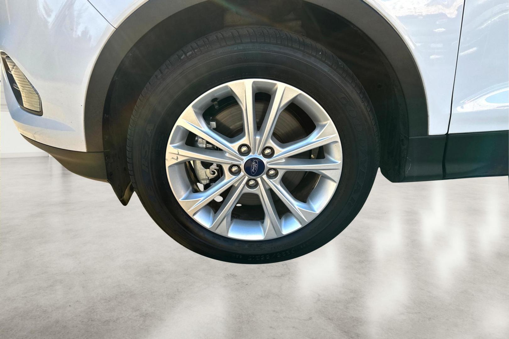 2018 White Ford Escape SE FWD (1FMCU0G92JU) with an 2.0L L4 DOHC 16V engine, 6A transmission, located at 7755 State Street, Midvale, UT, 84047, (801) 753-9063, 40.610329, -111.890656 - Photo#9