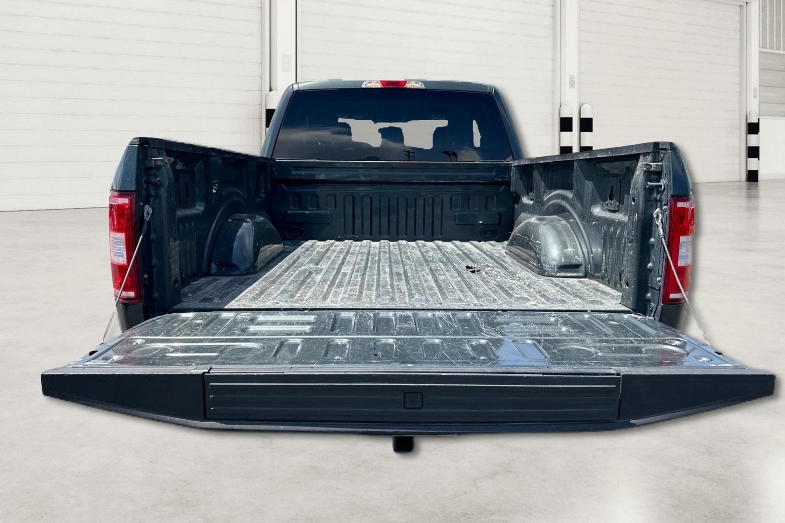 2018 Gray Ford F-150 Lariat SuperCab 6.5-ft. 4WD (1FTFX1EG8JK) with an 3.5L V6 DOHC 24V engine, 6A transmission, located at 767 S State Road, Pleasant Grove, UT, 84062, (801) 785-1058, 40.354839, -111.736687 - Photo#10