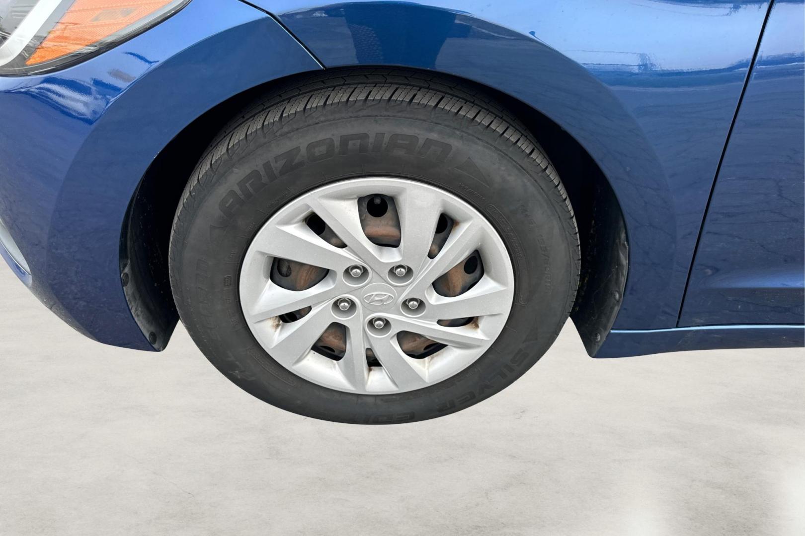 2018 Blue Hyundai Elantra SE 6AT (5NPD74LF1JH) with an 1.8L L4 DOHC 16V engine, 6A transmission, located at 7755 State Street, Midvale, UT, 84047, (801) 753-9063, 40.610329, -111.890656 - Photo#12