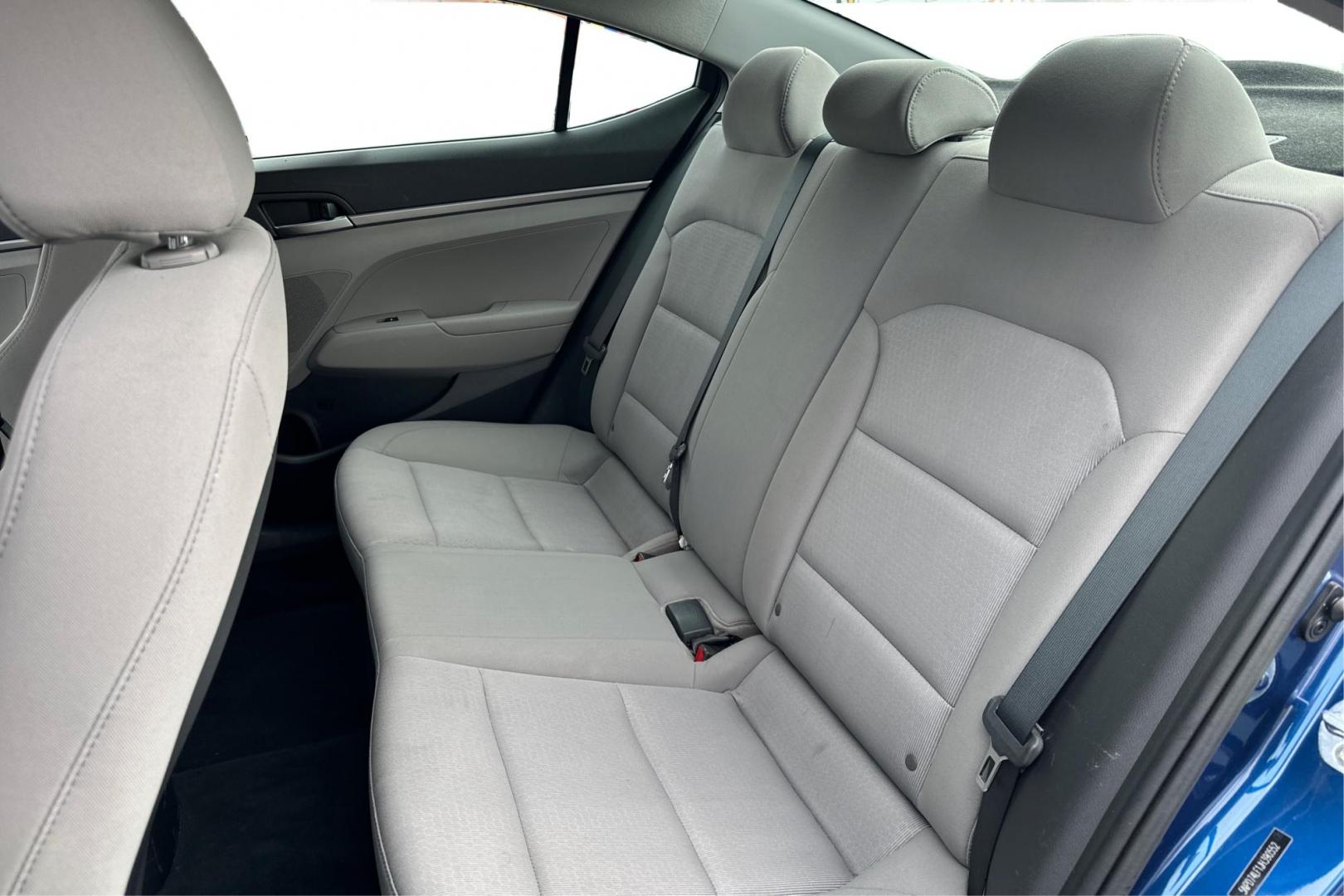 2018 Blue Hyundai Elantra SE 6AT (5NPD74LF1JH) with an 1.8L L4 DOHC 16V engine, 6A transmission, located at 7755 State Street, Midvale, UT, 84047, (801) 753-9063, 40.610329, -111.890656 - Photo#15