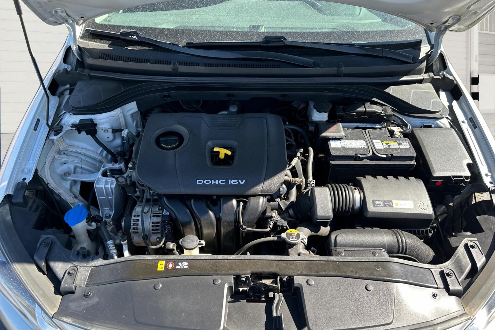 2018 Silver Hyundai Elantra Limited (5NPD84LF3JH) with an 1.8L L4 DOHC 16V engine, 6A transmission, located at 7755 State Street, Midvale, UT, 84047, (801) 753-9063, 40.610329, -111.890656 - Photo#8