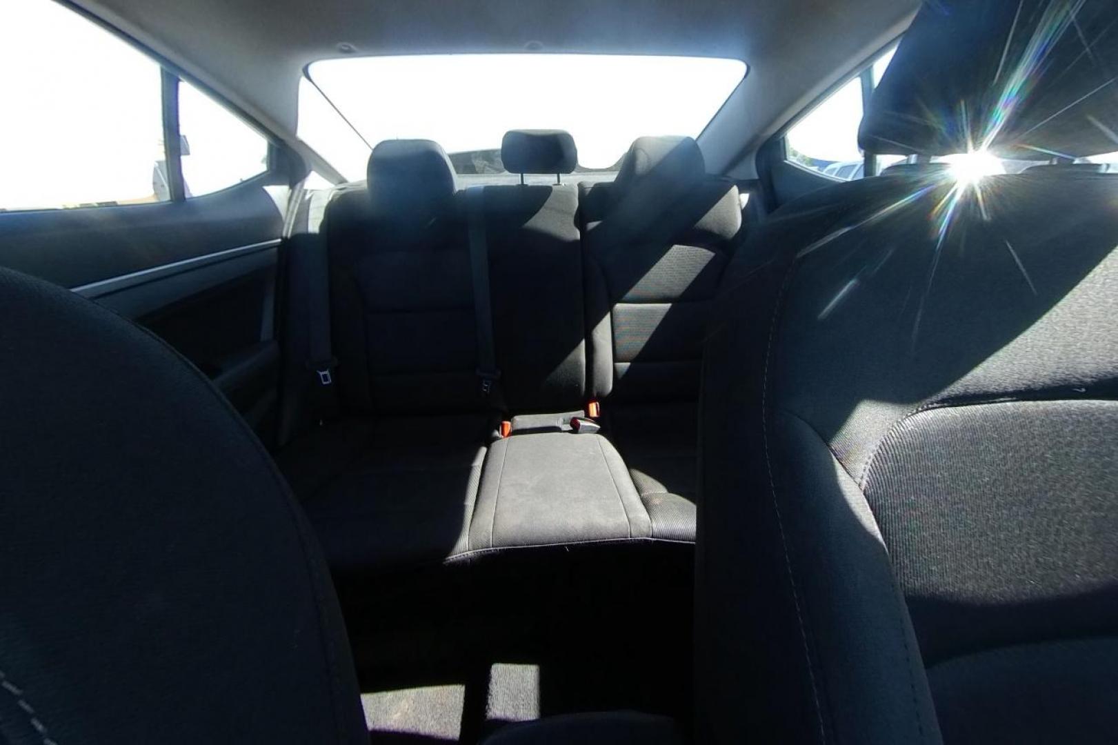 2018 Silver Hyundai Elantra Limited (5NPD84LF3JH) with an 1.8L L4 DOHC 16V engine, 6A transmission, located at 7755 State Street, Midvale, UT, 84047, (801) 753-9063, 40.610329, -111.890656 - Photo#15