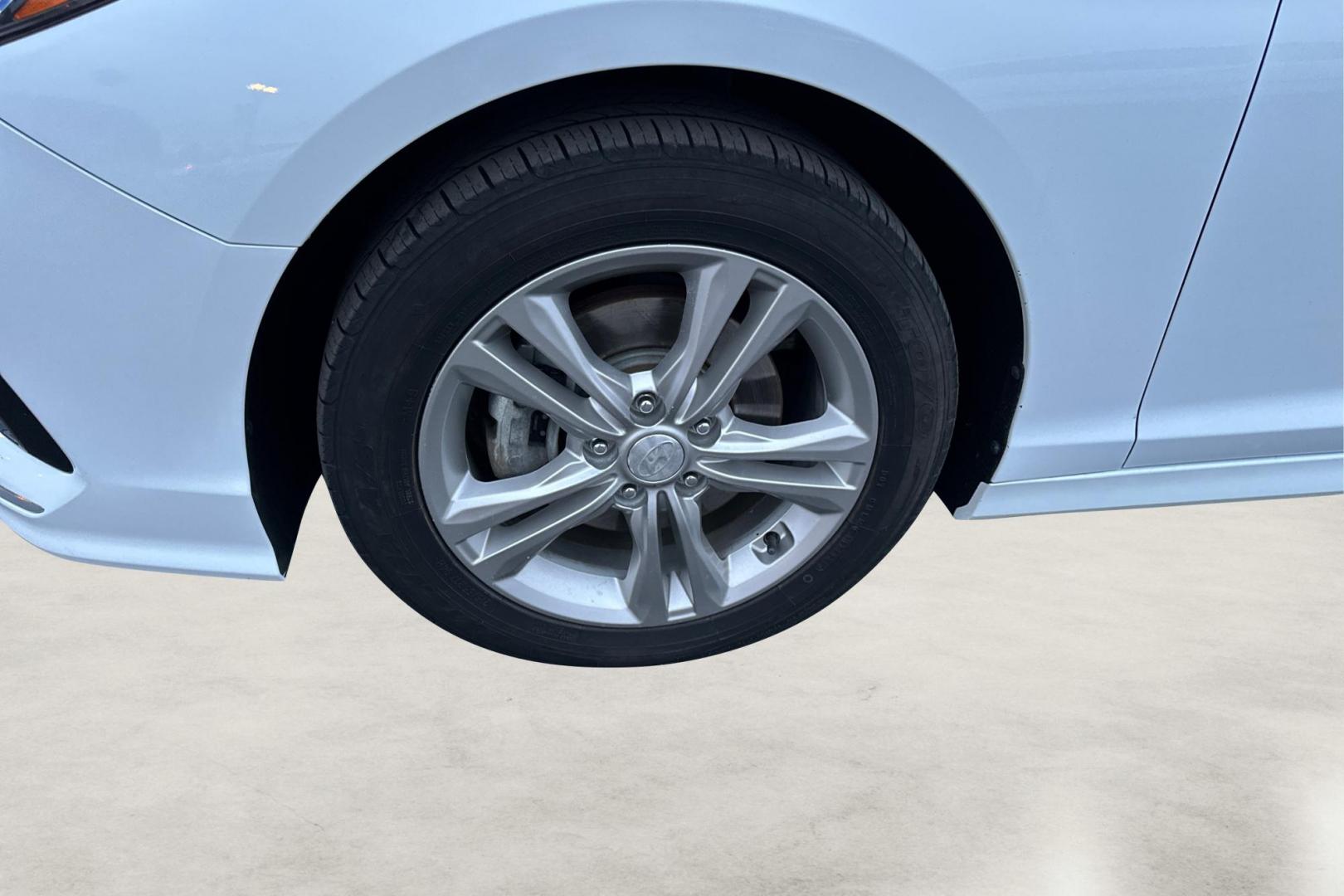 2018 White Hyundai Sonata Sport (5NPE34AF1JH) with an 2.4L L4 DOHC 16V engine, 6A transmission, located at 7755 State Street, Midvale, UT, 84047, (801) 753-9063, 40.610329, -111.890656 - Photo#12
