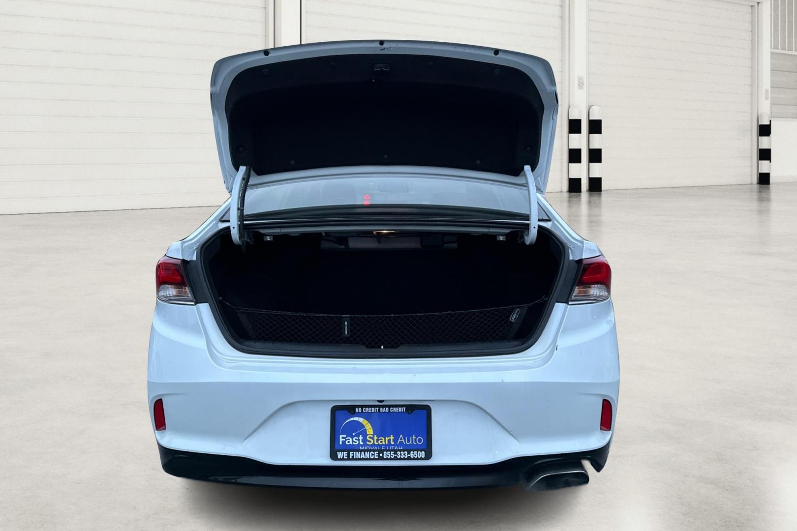 2018 White Hyundai Sonata Sport (5NPE34AF1JH) with an 2.4L L4 DOHC 16V engine, 6A transmission, located at 7755 State Street, Midvale, UT, 84047, (801) 753-9063, 40.610329, -111.890656 - Photo#13