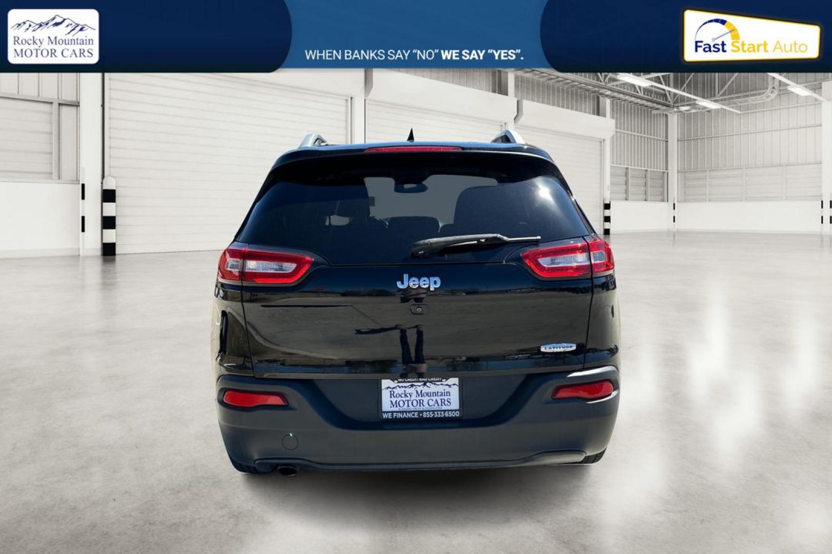 2018 Black Jeep Cherokee Latitude FWD (1C4PJLCB3JD) with an 2.4L L4 DOHC 16V engine, 9A transmission, located at 767 S State Road, Pleasant Grove, UT, 84062, (801) 785-1058, 40.354839, -111.736687 - Photo#4