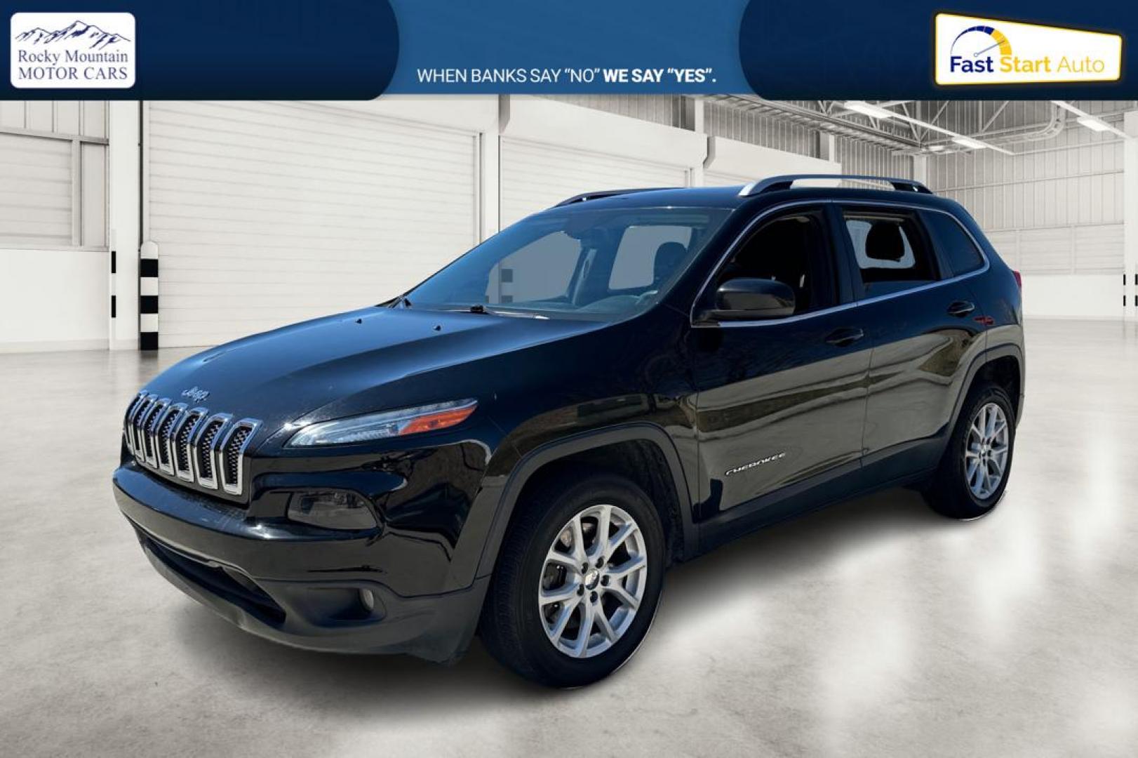 2018 Black Jeep Cherokee Latitude FWD (1C4PJLCB3JD) with an 2.4L L4 DOHC 16V engine, 9A transmission, located at 767 S State Road, Pleasant Grove, UT, 84062, (801) 785-1058, 40.354839, -111.736687 - Photo#8