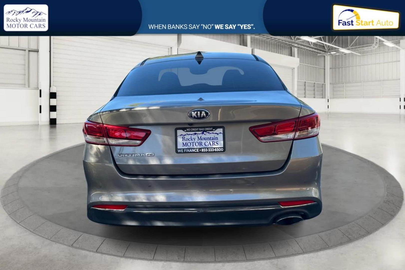 2018 Gray Kia Optima LX (5XXGT4L30JG) with an 2.4L L4 DOHC 16V engine, 6A transmission, located at 767 S State Road, Pleasant Grove, UT, 84062, (801) 785-1058, 40.354839, -111.736687 - Photo#3
