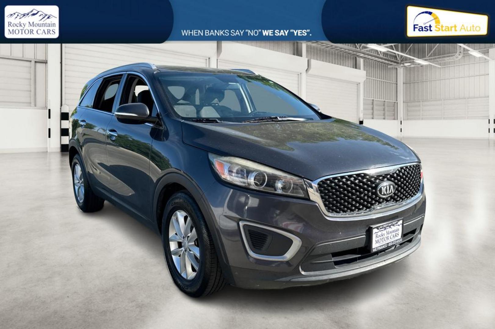 2018 Gray Kia Sorento LX V6 2WD (5XYPG4A53JG) with an 3.3L V6 DOHC 24V engine, 6A transmission, located at 7755 State Street, Midvale, UT, 84047, (801) 753-9063, 40.610329, -111.890656 - Photo#0