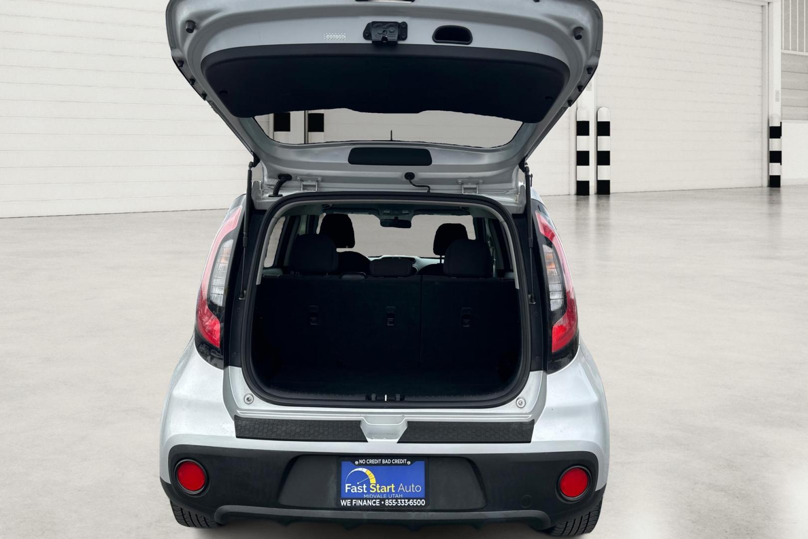 2018 Silver Kia Soul Base 6M (KNDJN2A24J7) with an 1.6L L4 DOHC 16V engine, 6M transmission, located at 7755 State Street, Midvale, UT, 84047, (801) 753-9063, 40.610329, -111.890656 - Photo#13