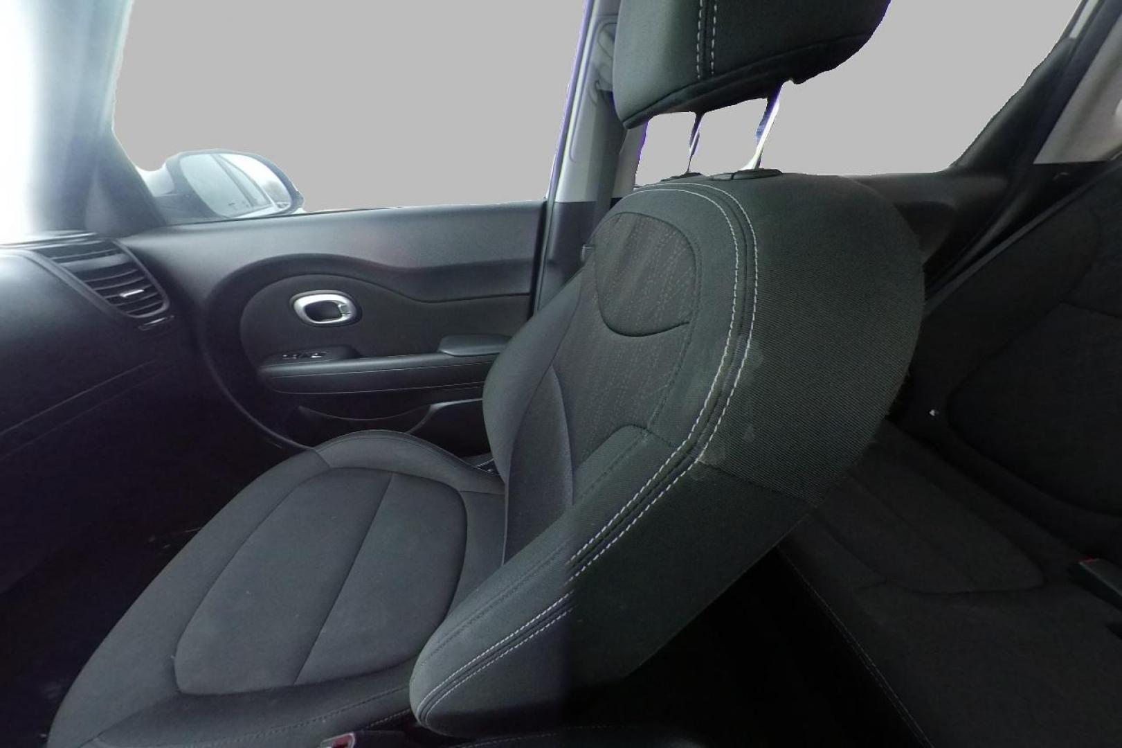 2018 Silver Kia Soul Base 6M (KNDJN2A24J7) with an 1.6L L4 DOHC 16V engine, 6M transmission, located at 7755 State Street, Midvale, UT, 84047, (801) 753-9063, 40.610329, -111.890656 - Photo#17