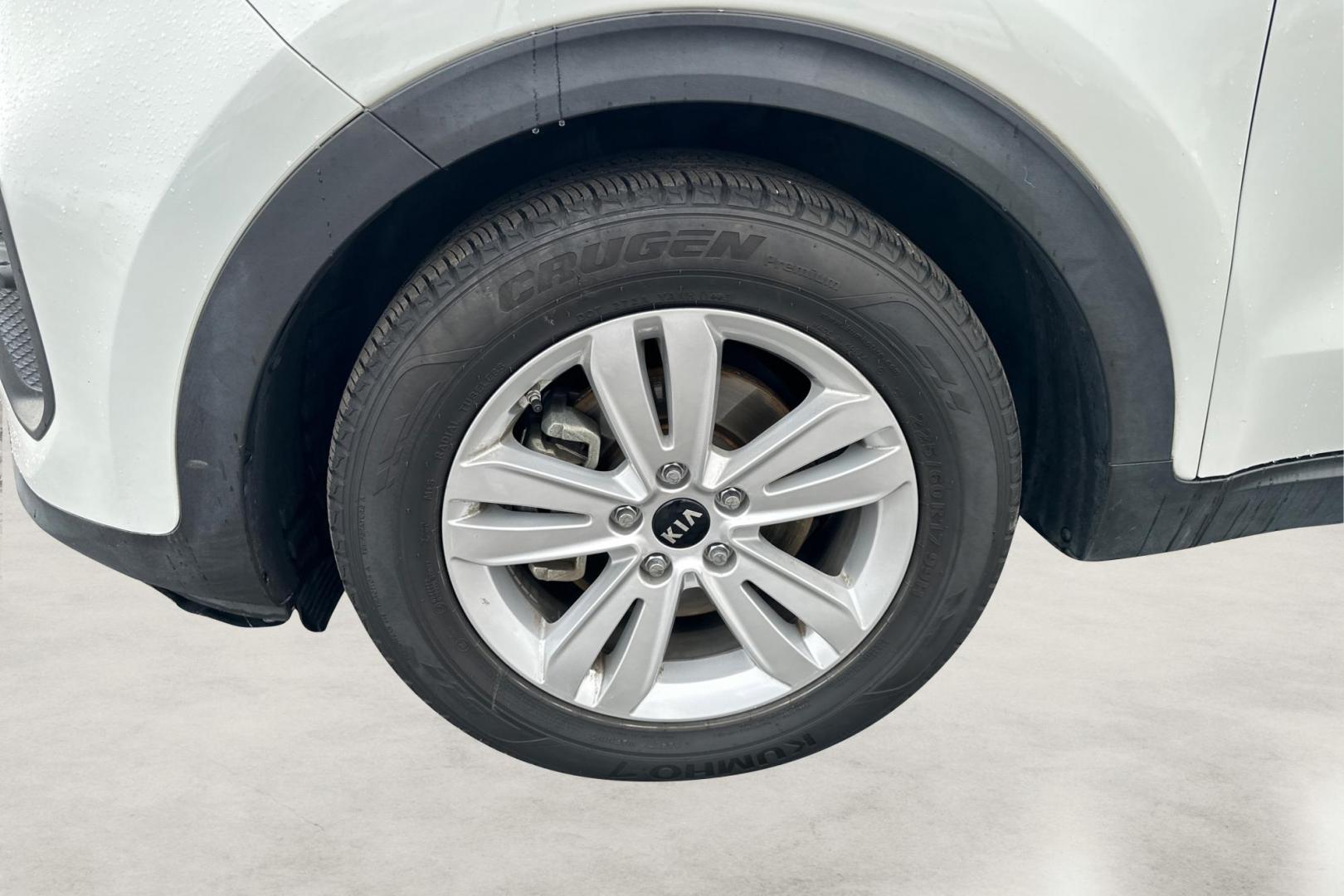 2018 White Kia Sportage LX FWD (KNDPM3AC7J7) with an 2.4L V6 DOHC 24V engine, 6A transmission, located at 7755 State Street, Midvale, UT, 84047, (801) 753-9063, 40.610329, -111.890656 - Photo#12