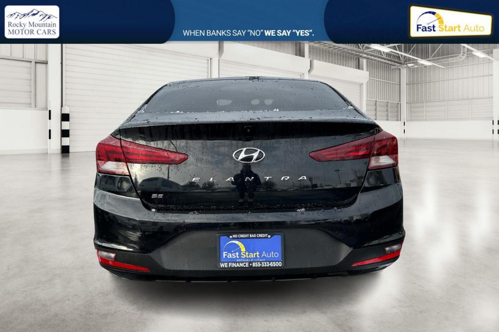 2019 Black Hyundai Elantra SE 6AT (KMHD74LF7KU) with an 1.8L L4 DOHC 16V engine, 6A transmission, located at 7755 State Street, Midvale, UT, 84047, (801) 753-9063, 40.610329, -111.890656 - Photo#4