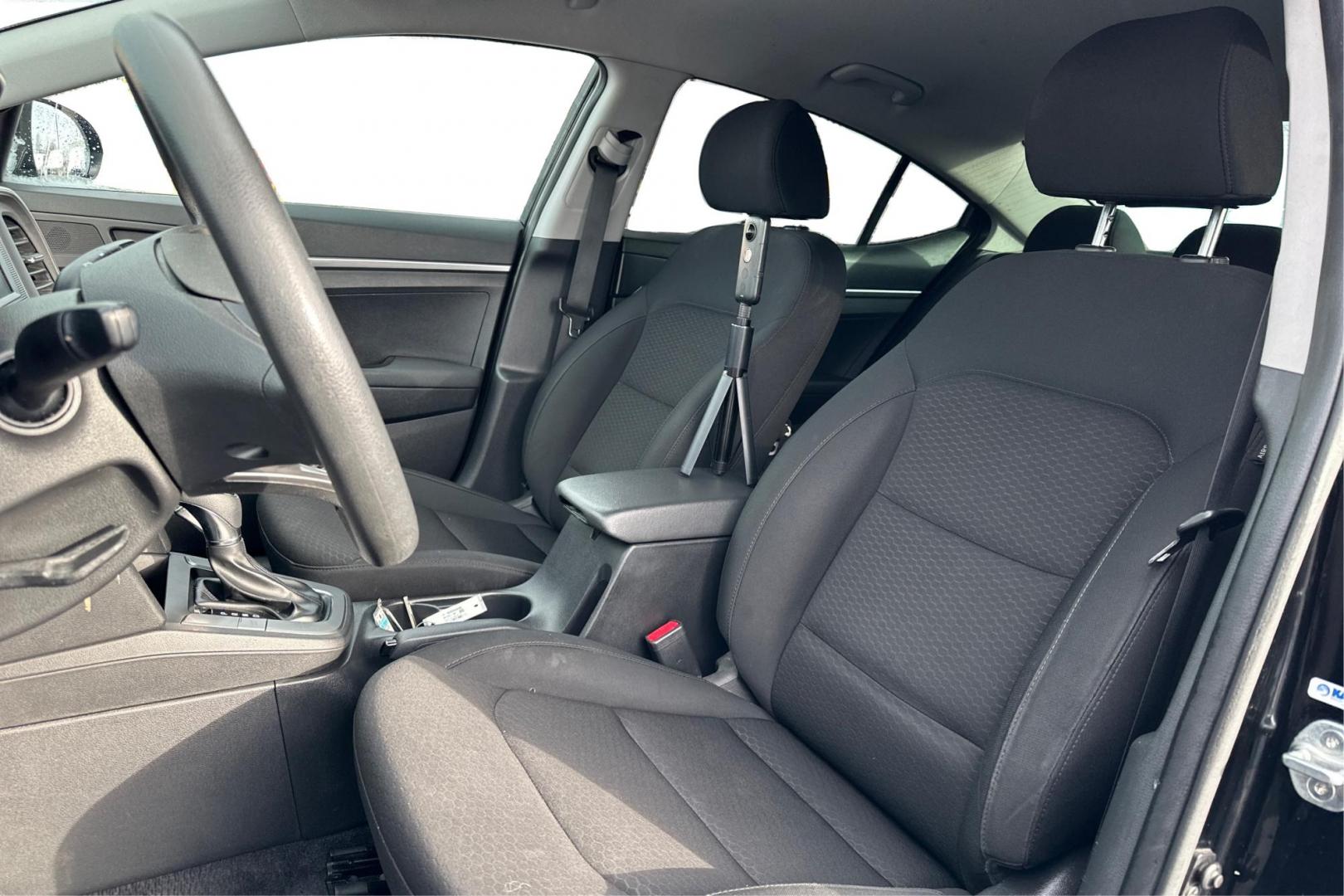 2019 Black Hyundai Elantra SE 6AT (KMHD74LF7KU) with an 1.8L L4 DOHC 16V engine, 6A transmission, located at 7755 State Street, Midvale, UT, 84047, (801) 753-9063, 40.610329, -111.890656 - Photo#14
