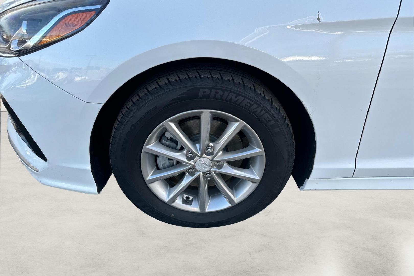 2019 White Hyundai Sonata SE (5NPE24AFXKH) with an 2.4L L4 DOHC 16V engine, 7A transmission, located at 7755 State Street, Midvale, UT, 84047, (801) 753-9063, 40.610329, -111.890656 - Photo#12