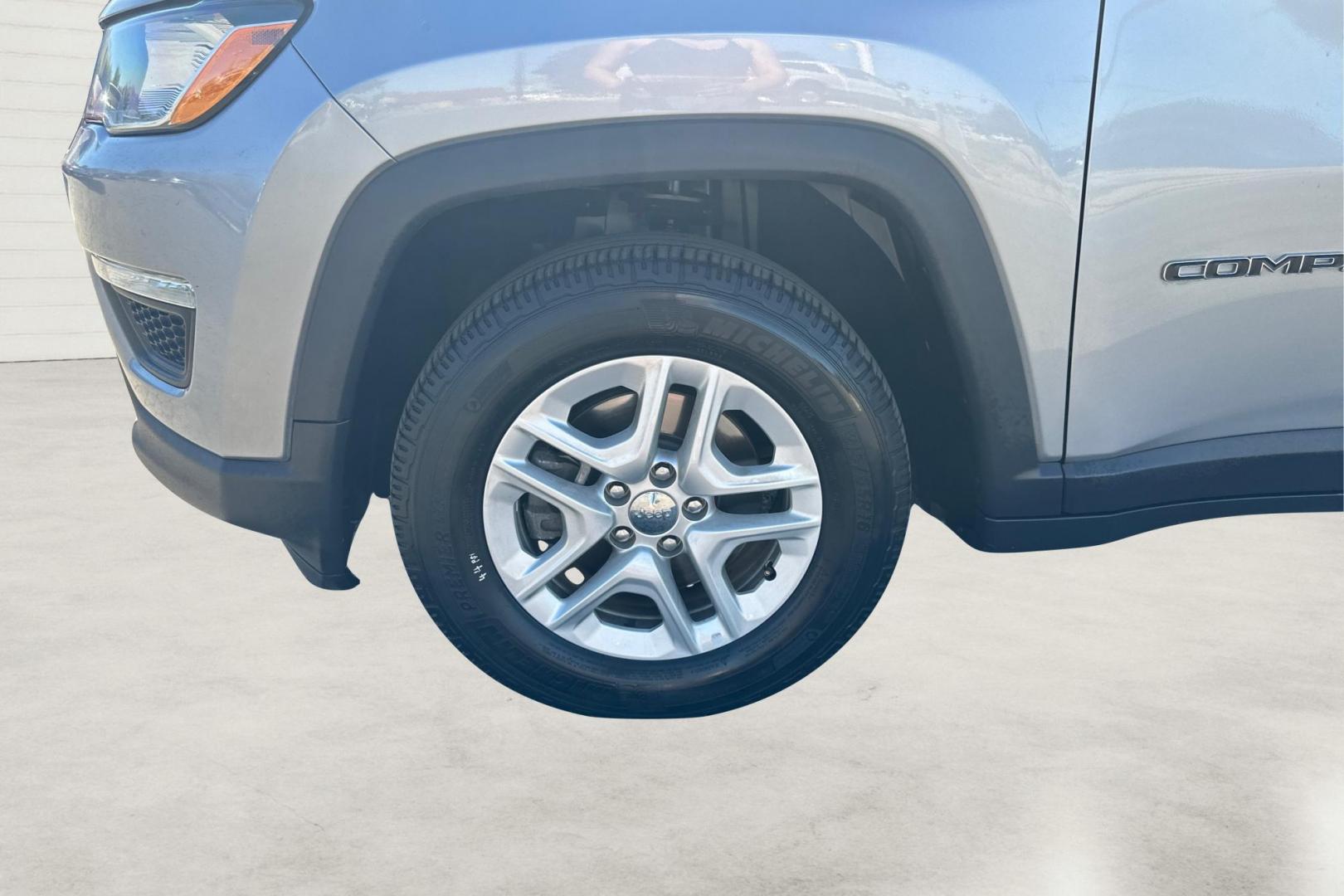2019 Silver Jeep Compass Sport FWD (3C4NJCAB8KT) with an 2.4L L4 DOHC 16V engine, Automatic, 9-Spd transmission, located at 7755 State Street, Midvale, UT, 84047, (801) 753-9063, 40.610329, -111.890656 - Photo#9