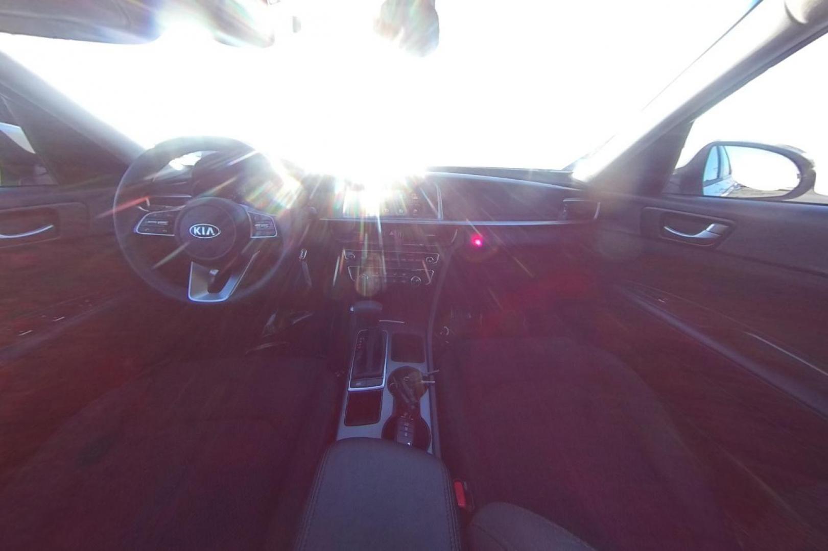 2019 Silver Kia Optima LX (5XXGT4L3XKG) with an 2.4L L4 DOHC 16V engine, 6A transmission, located at 7755 State Street, Midvale, UT, 84047, (801) 753-9063, 40.610329, -111.890656 - Photo#16