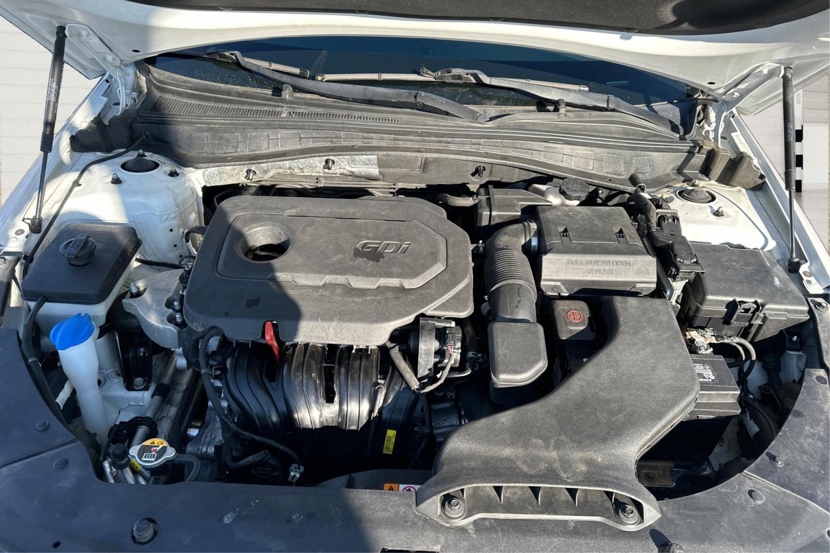 2019 White Kia Optima LX (5XXGT4L35KG) with an 2.4L L4 DOHC 16V engine, 6A transmission, located at 7755 State Street, Midvale, UT, 84047, (801) 753-9063, 40.610329, -111.890656 - Photo#10
