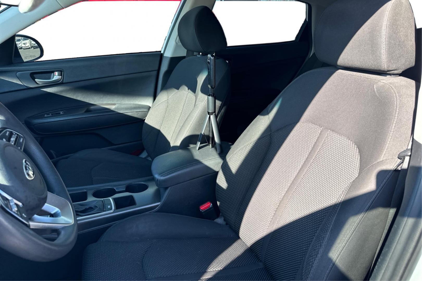 2019 White Kia Optima LX (5XXGT4L35KG) with an 2.4L L4 DOHC 16V engine, 6A transmission, located at 7755 State Street, Midvale, UT, 84047, (801) 753-9063, 40.610329, -111.890656 - Photo#14