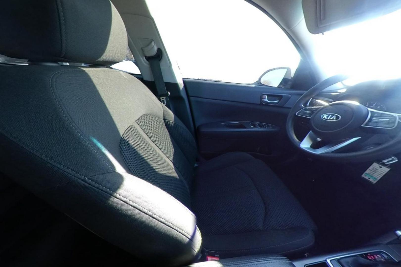 2019 White Kia Optima LX (5XXGT4L35KG) with an 2.4L L4 DOHC 16V engine, 6A transmission, located at 7755 State Street, Midvale, UT, 84047, (801) 753-9063, 40.610329, -111.890656 - Photo#19