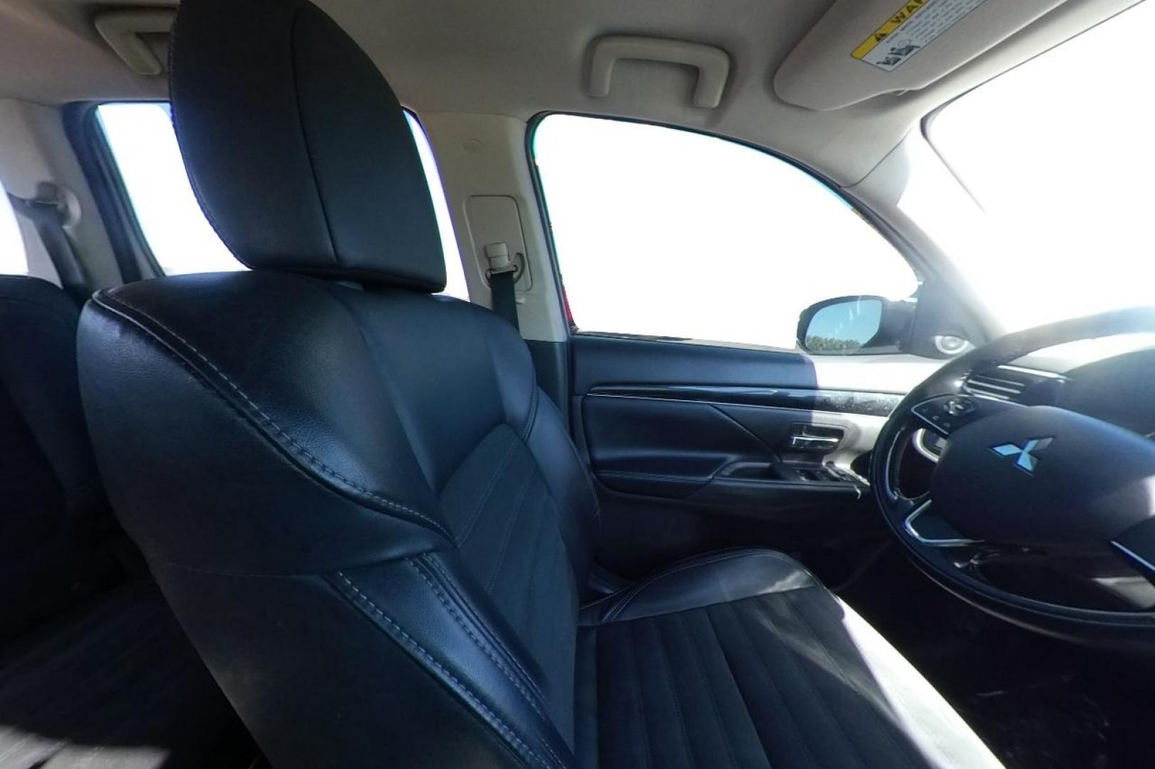 2019 White Mitsubishi Outlander SEL AWD (JA4AZ3A33KZ) with an 2.4L L4 DOHC 16V engine, CVT transmission, located at 7755 State Street, Midvale, UT, 84047, (801) 753-9063, 40.610329, -111.890656 - Photo#16