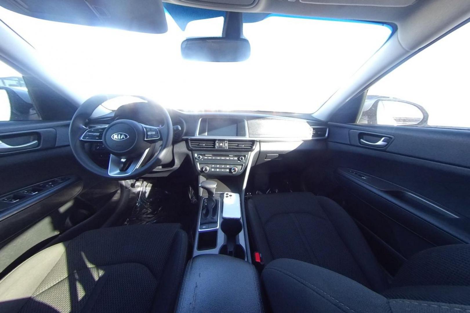 2020 Silver Kia Optima LX (5XXGT4L35LG) with an 2.4L L4 DOHC 16V engine, 6A transmission, located at 7755 State Street, Midvale, UT, 84047, (801) 753-9063, 40.610329, -111.890656 - Photo#16