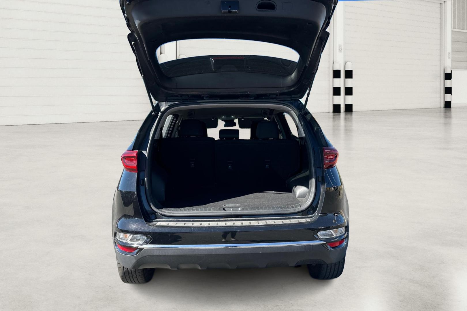 2020 Black Kia Sportage LX FWD (KNDPM3AC5L7) with an 2.4L V6 DOHC 24V engine, 6A transmission, located at 7755 State Street, Midvale, UT, 84047, (801) 753-9063, 40.610329, -111.890656 - Photo#10